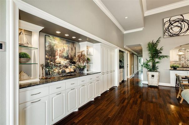 Interior, Recessed Lighting, Wood Texture Flooring