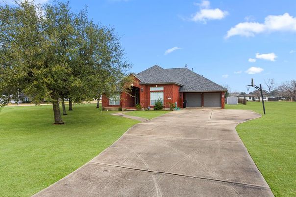 Backyard, Detached Garage, Exterior