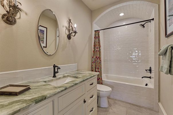 Bathroom, Interior, Recessed Lighting