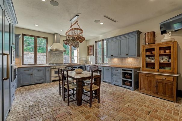 Dining room, Interior, Kitchen, Pendant Lights, Recessed Lighting, Stainless Steel Appliances