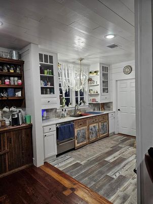 Chandelier, Interior, Recessed Lighting, Wood Texture Flooring