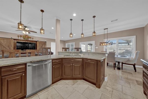 Dining room, Interior, Kitchen, Pendant Lights, Recessed Lighting, Stainless Steel Appliances