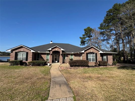 Exterior, Facade, Brick Facade, Ranch
