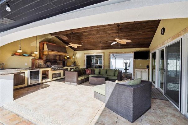 Interior, Kitchen, Living room, Stainless Steel Appliances