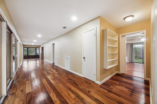 Interior, Recessed Lighting, Wood Texture Flooring