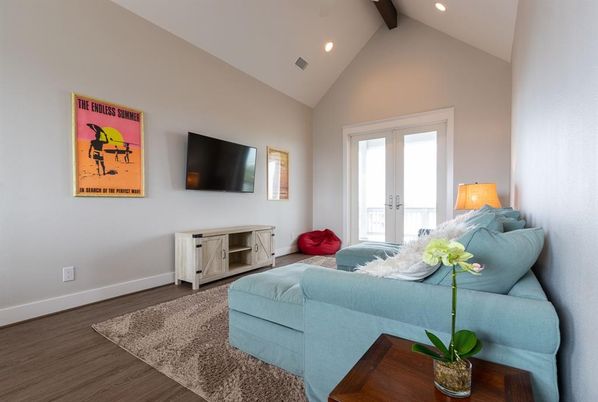 Interior, Living room, Recessed Lighting, Wooden Beams, Wood Texture Flooring