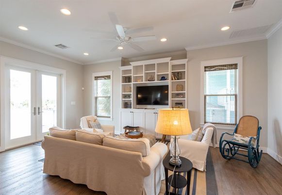 Interior, Living room, Recessed Lighting, Wood Texture Flooring