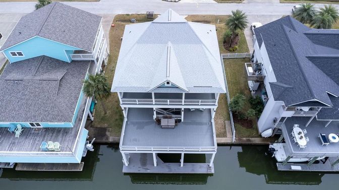 Exterior, Drone