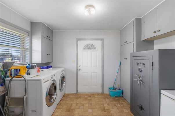 Interior, Washer