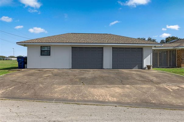 Detached Garage, Exterior