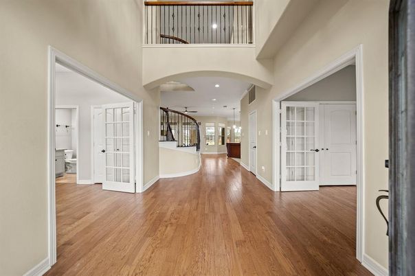 Interior, Pendant Lights, Recessed Lighting, Wood Texture Flooring