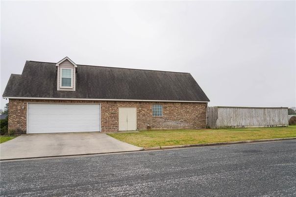 Attached, Exterior, Facade, Brick Facade, Cape Cod