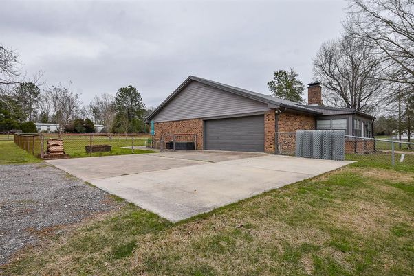 Backyard, Detached Garage, Exterior