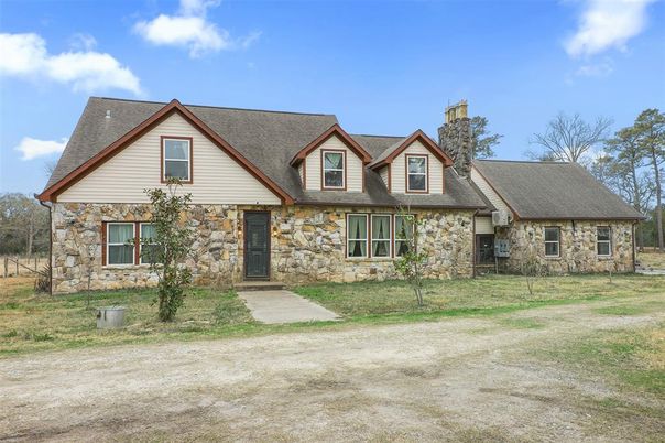 Backyard, Exterior, Facade, Cape Cod