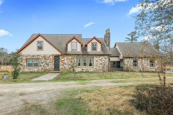 Backyard, Exterior, Facade, Cape Cod