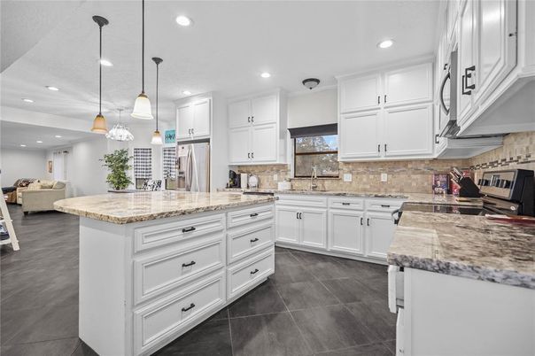Interior, Kitchen, Pendant Lights, Recessed Lighting, Stainless Steel Appliances