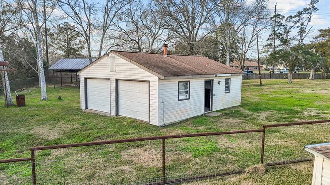 Backyard, Detached Garage, Exterior