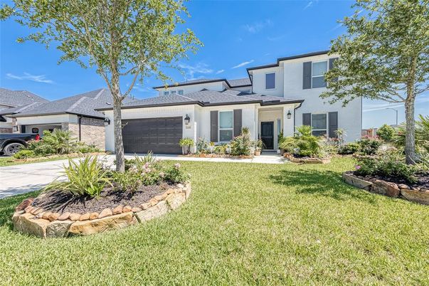 Attached, Backyard, Exterior, Facade, Farmhouse