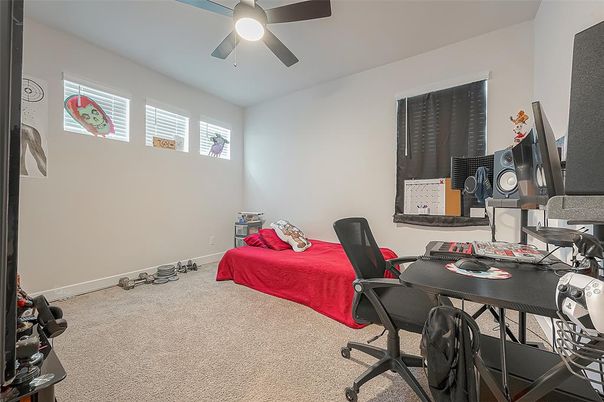 Home Office, Interior