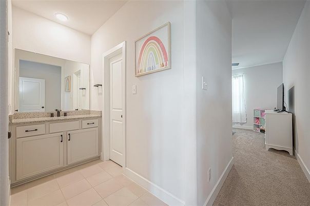 Bathroom, Interior, Recessed Lighting