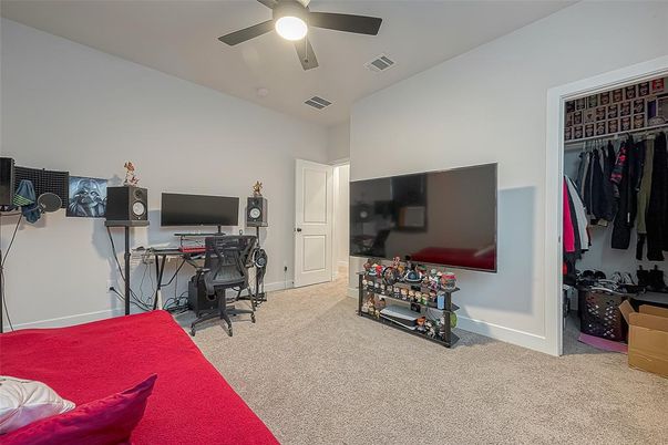 Home Office, Interior