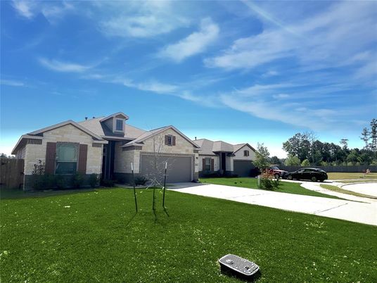 Attached, Backyard, Exterior, Facade, Brick Facade, Ranch