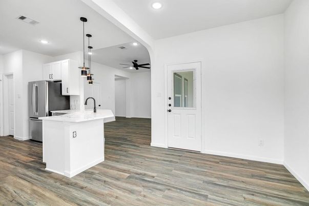Interior, Kitchen, Pendant Lights, Recessed Lighting, Wood Texture Flooring