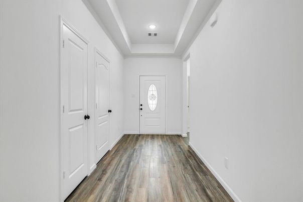 Interior, Recessed Lighting, Wood Texture Flooring