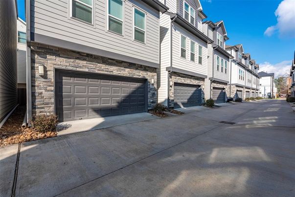 Attached, Exterior, Facade, Rowhouse
