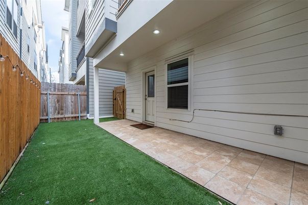 Backyard, Exterior