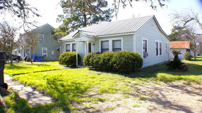Backyard, Exterior, Facade, Cape Cod