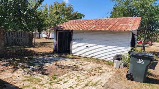 Backyard, Detached Garage, Exterior
