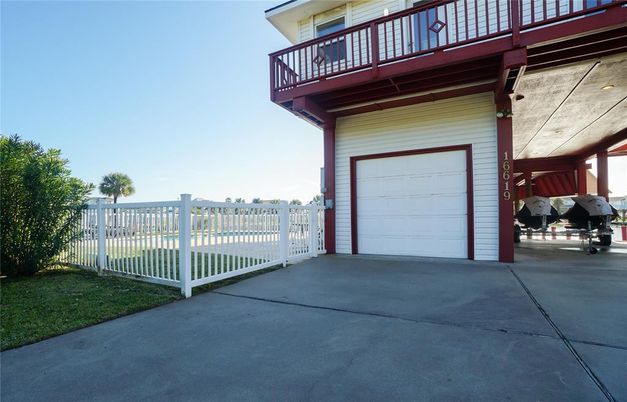Detached Garage, Exterior