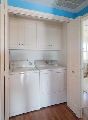 Interior, Utility Closets, Washer, Wood Texture Flooring