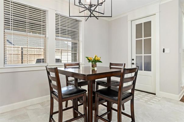 Chandelier, Dining room, Interior