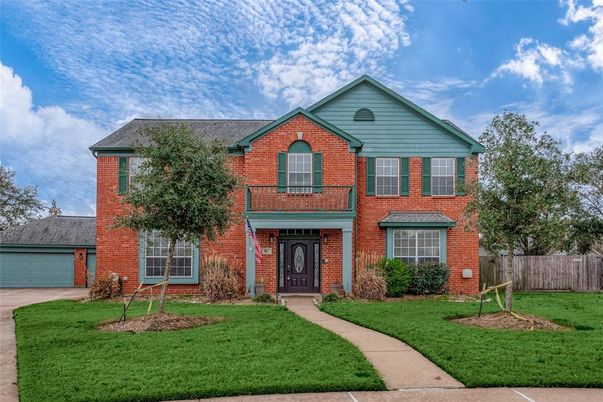 Exterior, Facade, Brick Facade, Brick Traditional