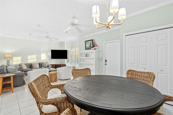 Chandelier, Dining room, Interior, Living room