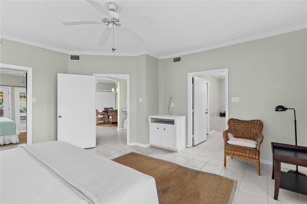 Dining room, Interior