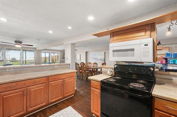 Dining room, Interior, Kitchen, Recessed Lighting, Wood Texture Flooring