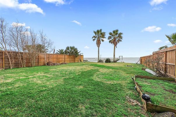 Backyard, Exterior, Water