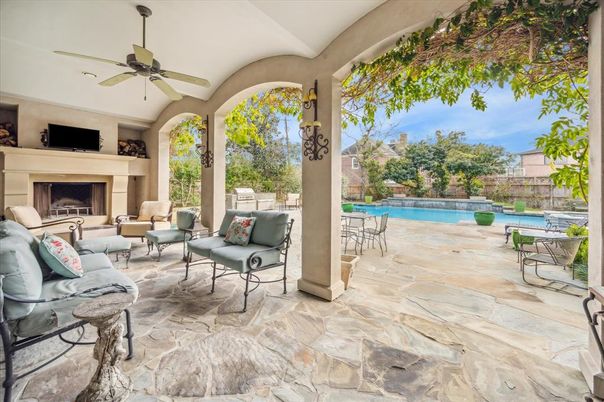 Exterior, Fireplace, Pool