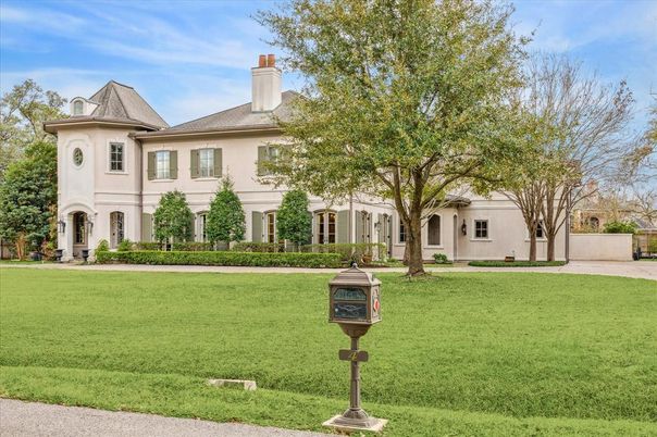 Backyard, Exterior, Facade, French Provincial