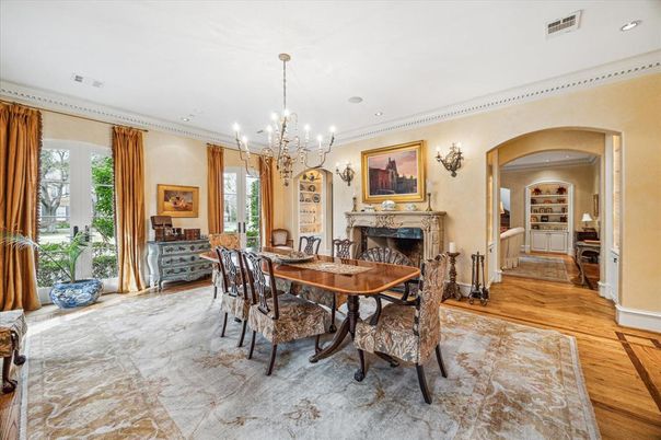 Chandelier, Dining room, Fireplace, Interior, Recessed Lighting, Wood Texture Flooring
