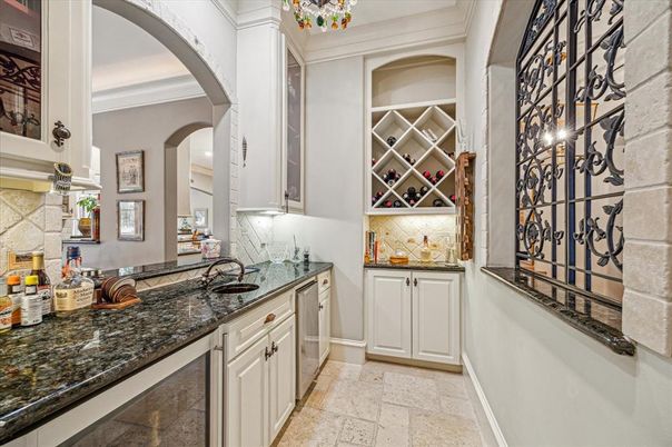 Interior, Kitchen, Wine Storage