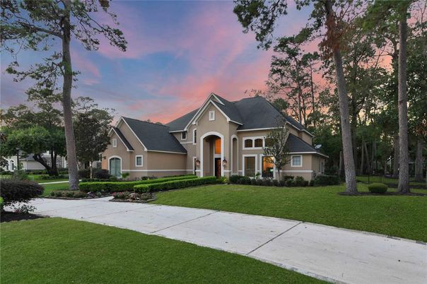 Backyard, Exterior, Facade, French Provincial