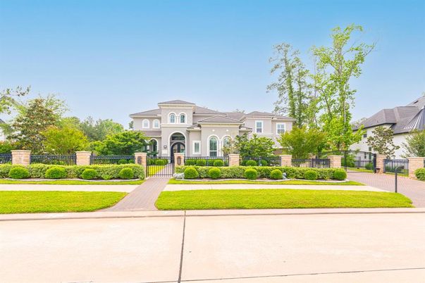 Backyard, Exterior, Facade, French Provincial