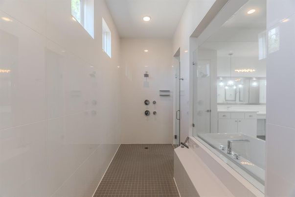 Bathroom, Glass Shower, Interior, Pendant Lights, Recessed Lighting