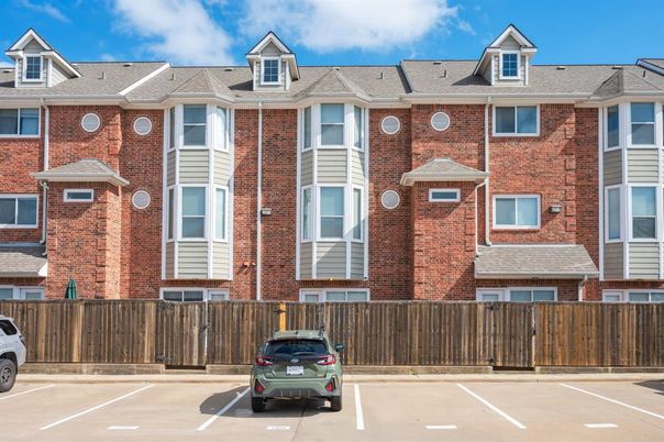 Exterior, Facade, Brick Facade, Rowhouse
