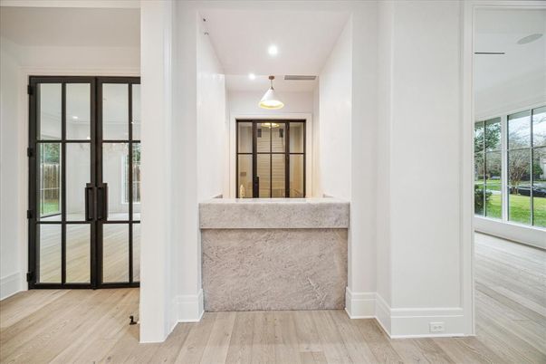Interior, Pendant Lights, Recessed Lighting, Wood Texture Flooring