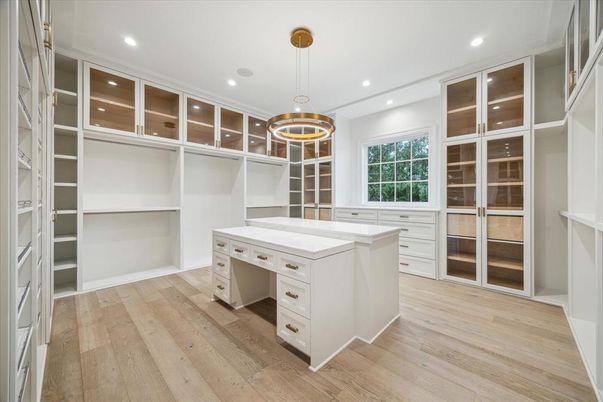 Interior, Pendant Lights, Recessed Lighting, Walk-in Closets, Wood Texture Flooring